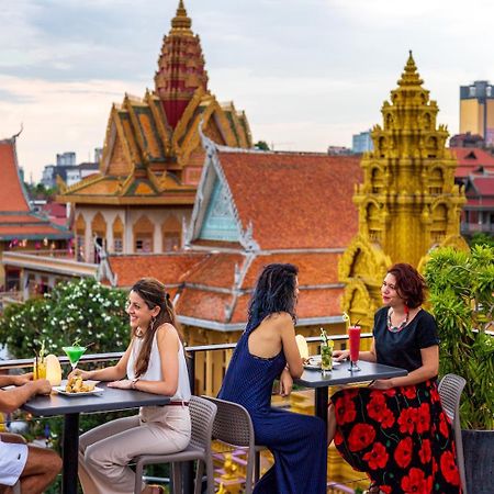 Amanjaya Pancam Suites Hotel Phnom Penh Exterior photo
